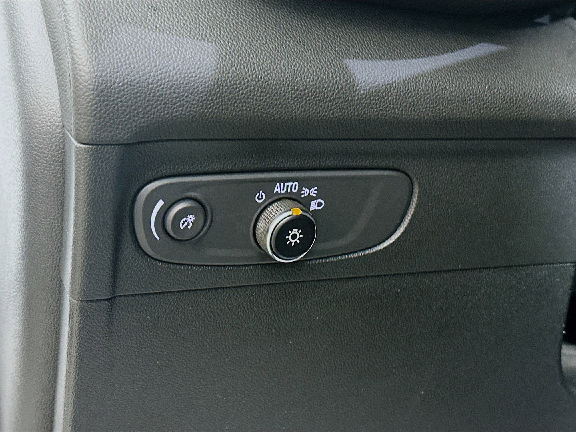 2023 Buick Envision Essence photo 10