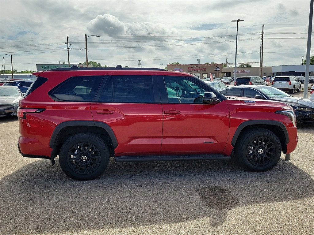 2024 Toyota Sequoia SR5 photo 12