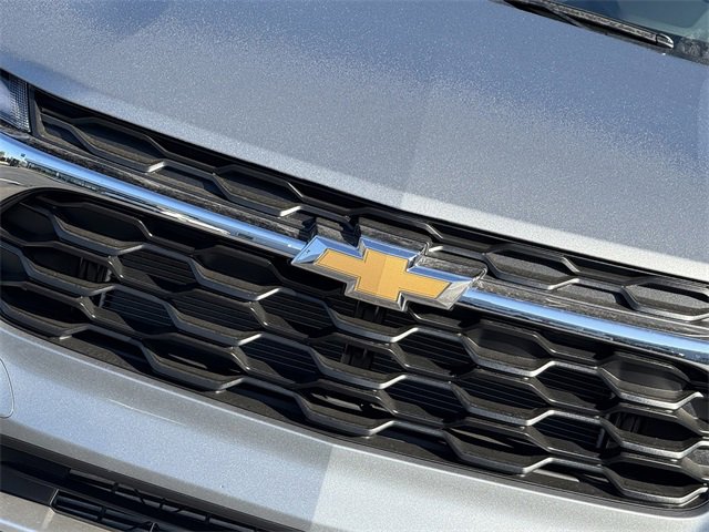 2026 Chevrolet Trax LT photo 2