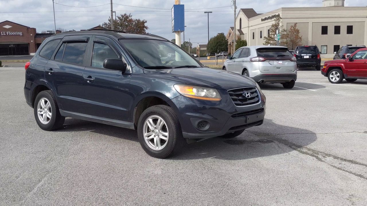 2010 Hyundai Santa Fe GLS photo 2
