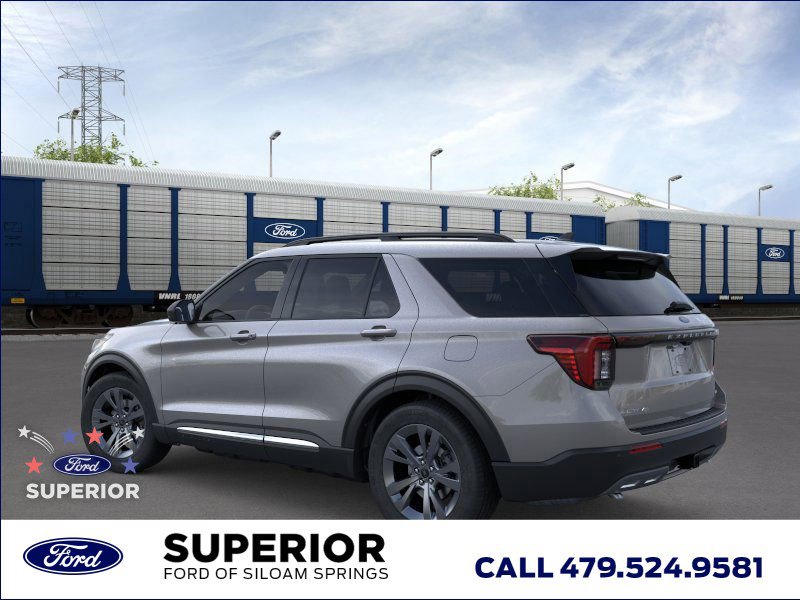 2025 Ford Explorer photo 2