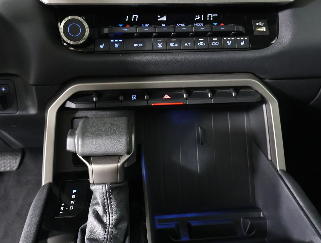 2022 Toyota Tundra Limited photo 14