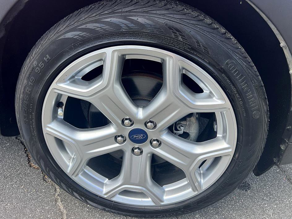 2019 Ford Escape Titanium photo 12