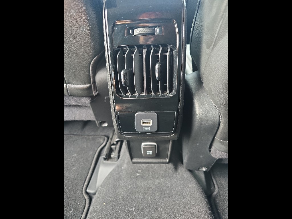 2022 Jeep Compass Limited photo 12