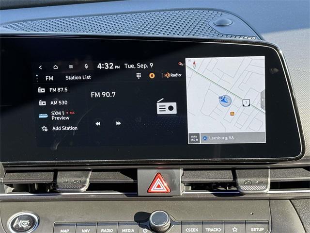 2025 Hyundai Elantra Base photo 16