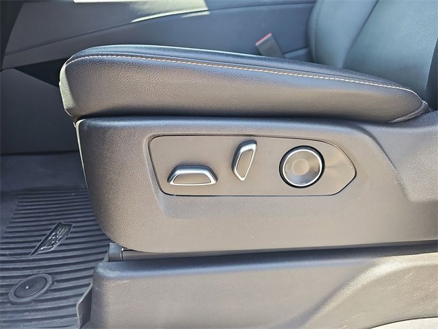 2023 Cadillac Escalade ESV Luxury photo 12