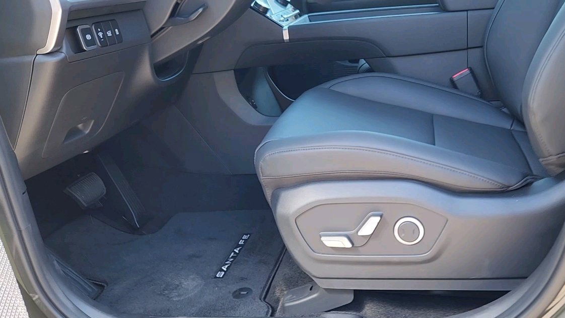 2025 Hyundai Santa Fe SEL photo 13