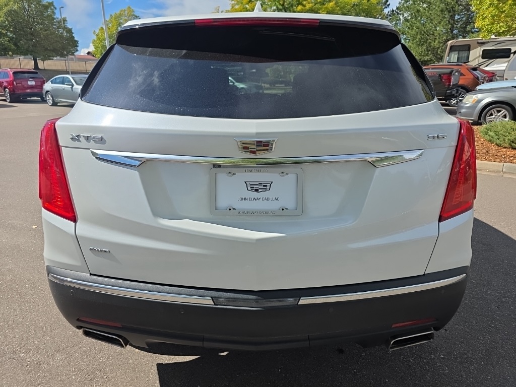 2017 Cadillac XT5 Luxury photo 3