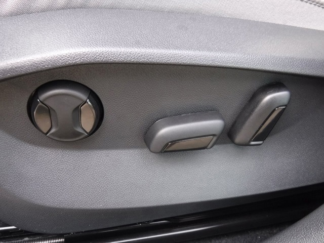 2024 Volkswagen Taos SE photo 10