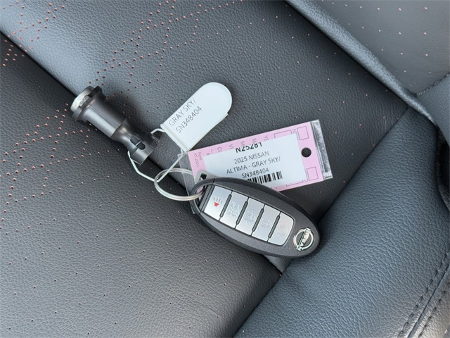 2025 Nissan Altima 2.5 SR photo 11