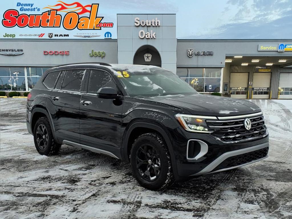 2025 Volkswagen Atlas Atlas Peak Edition's photo