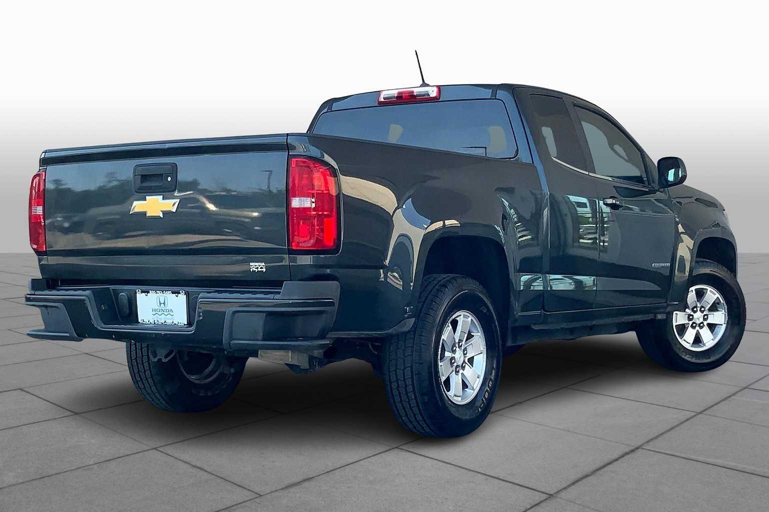 2018 Chevrolet Colorado Work Truck photo 11