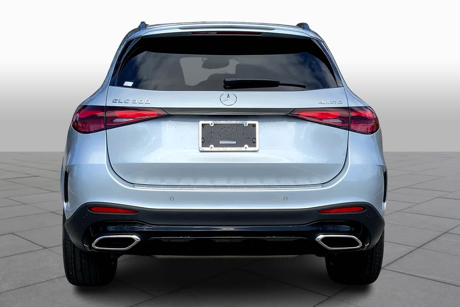 2025 Mercedes Benz GLC 300 4MATIC photo 4