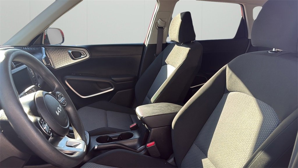 2023 Kia Soul LX photo 25