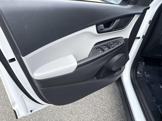 2023 Hyundai Kona SEL photo 16