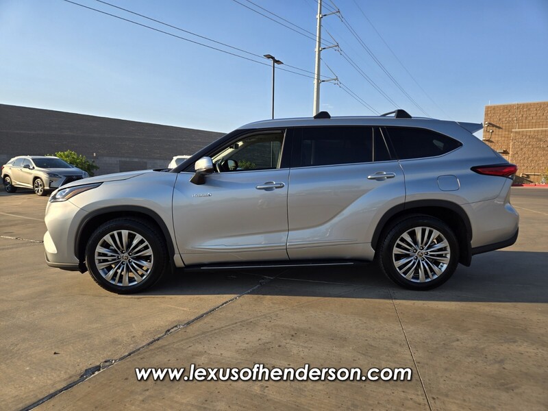 2021 Toyota Highlander Hybrid Platinum photo 3
