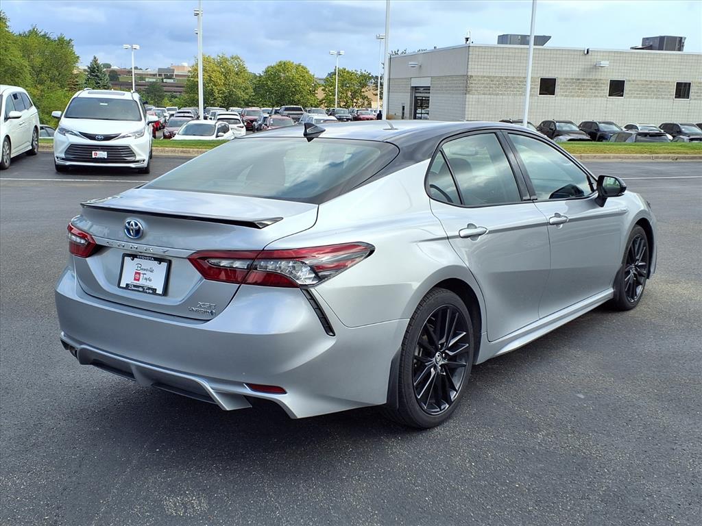 2021 Toyota Camry Hybrid XSE photo 3