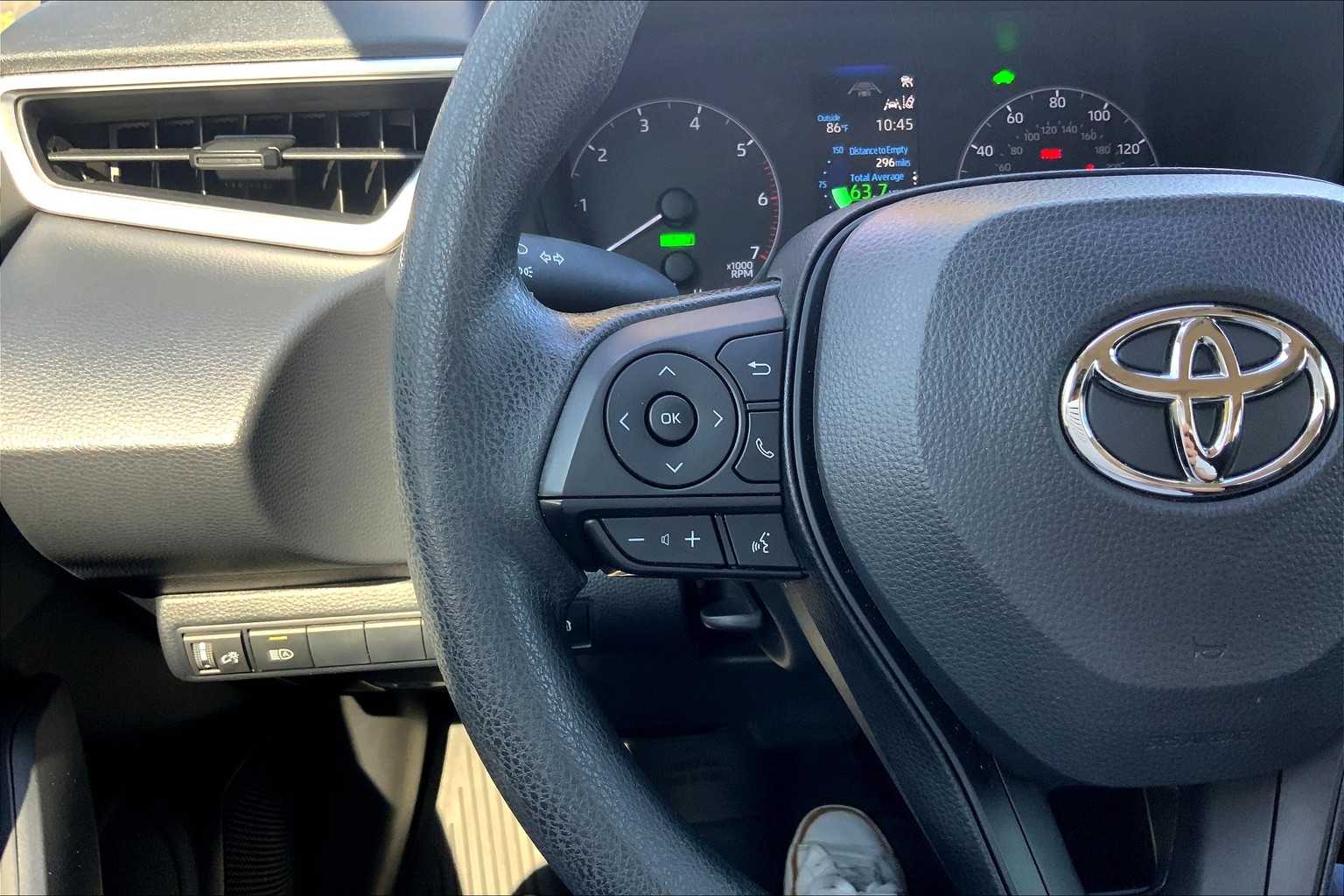 2024 Toyota Corolla Hybrid LE photo 22