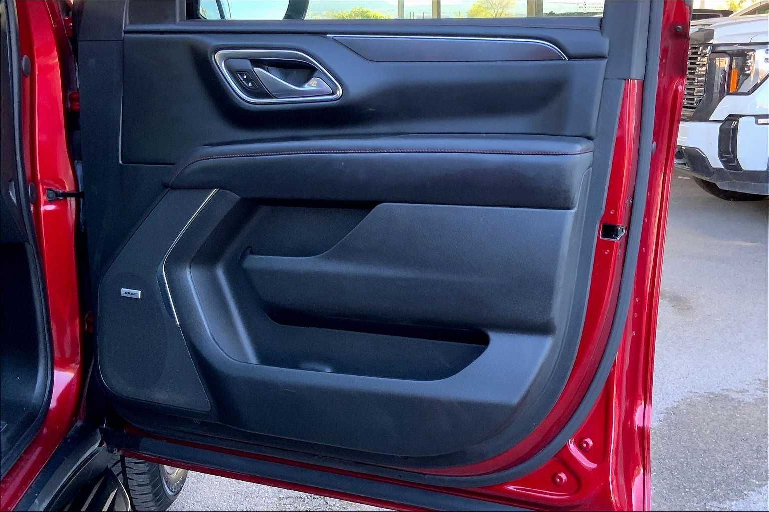 2022 Chevrolet Suburban RST photo 22