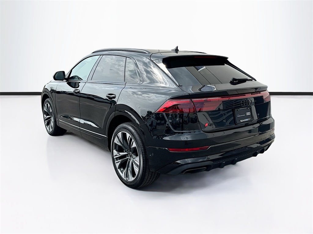 2025 Audi Q8 55 Premium Plus photo 5