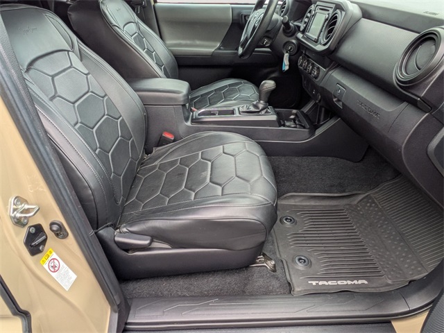 2019 Toyota Tacoma V6 photo 21