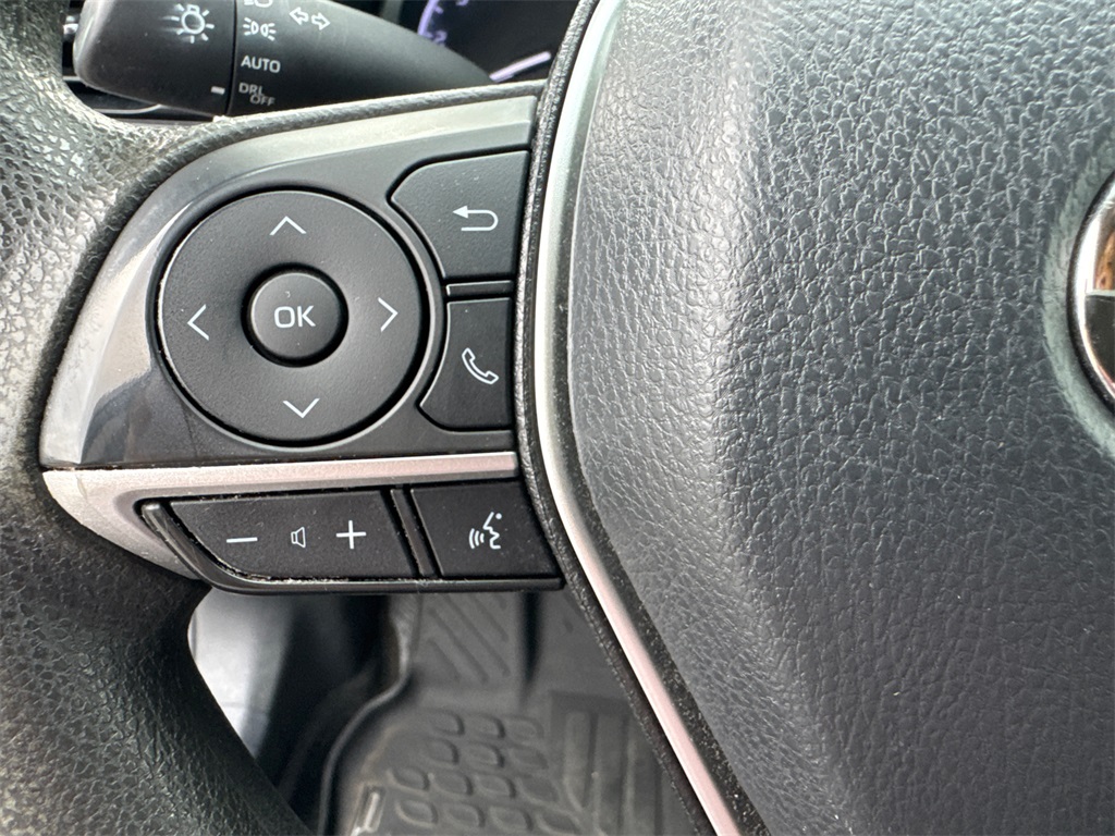 2021 Toyota Camry LE photo 23