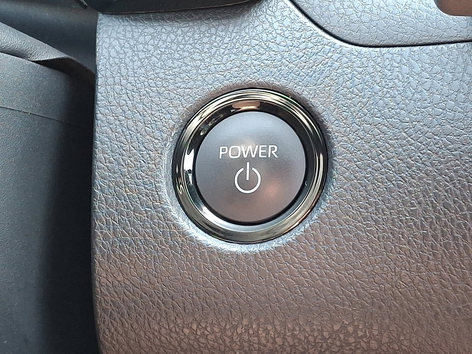 2025 Toyota Camry SE photo 18