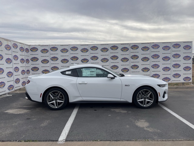 2025 Ford Mustang GT Premium's photo