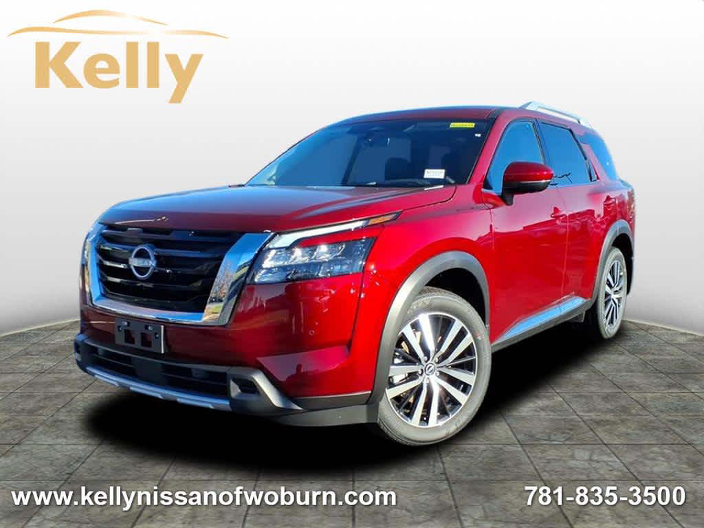 2025 Nissan Pathfinder Platinum's photo