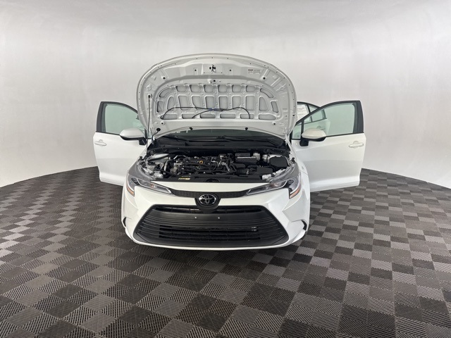 2025 Toyota Corolla LE photo 12