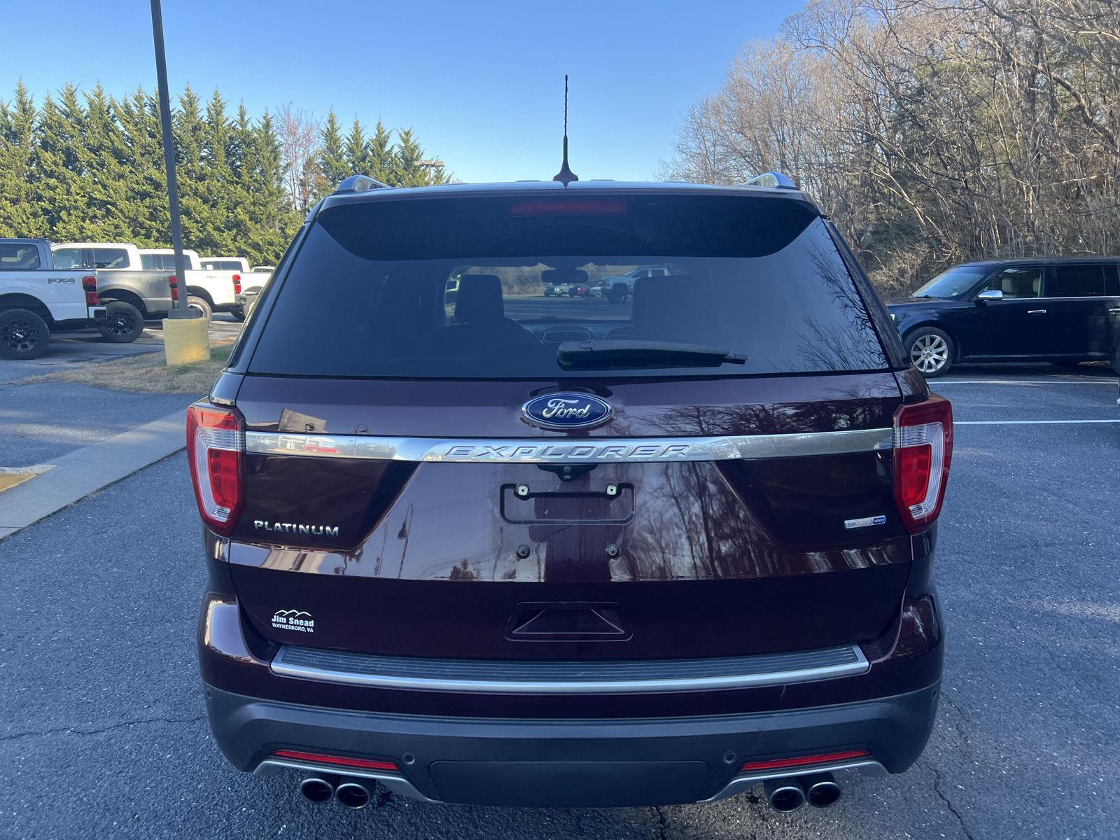 2018 Ford Explorer Platinum photo 4