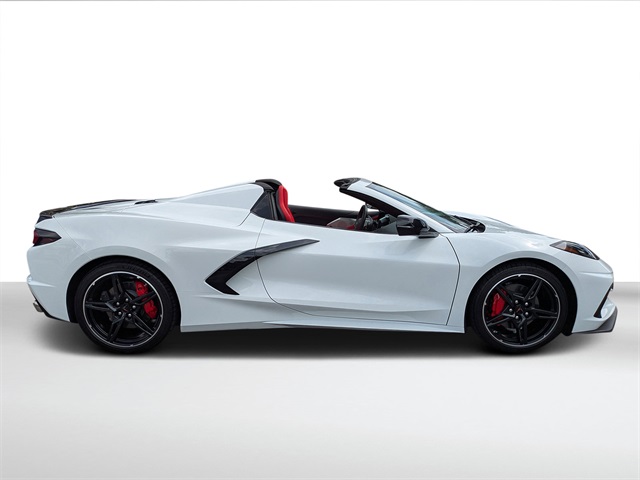 2025 Chevrolet Corvette Stingray 2LT photo 2