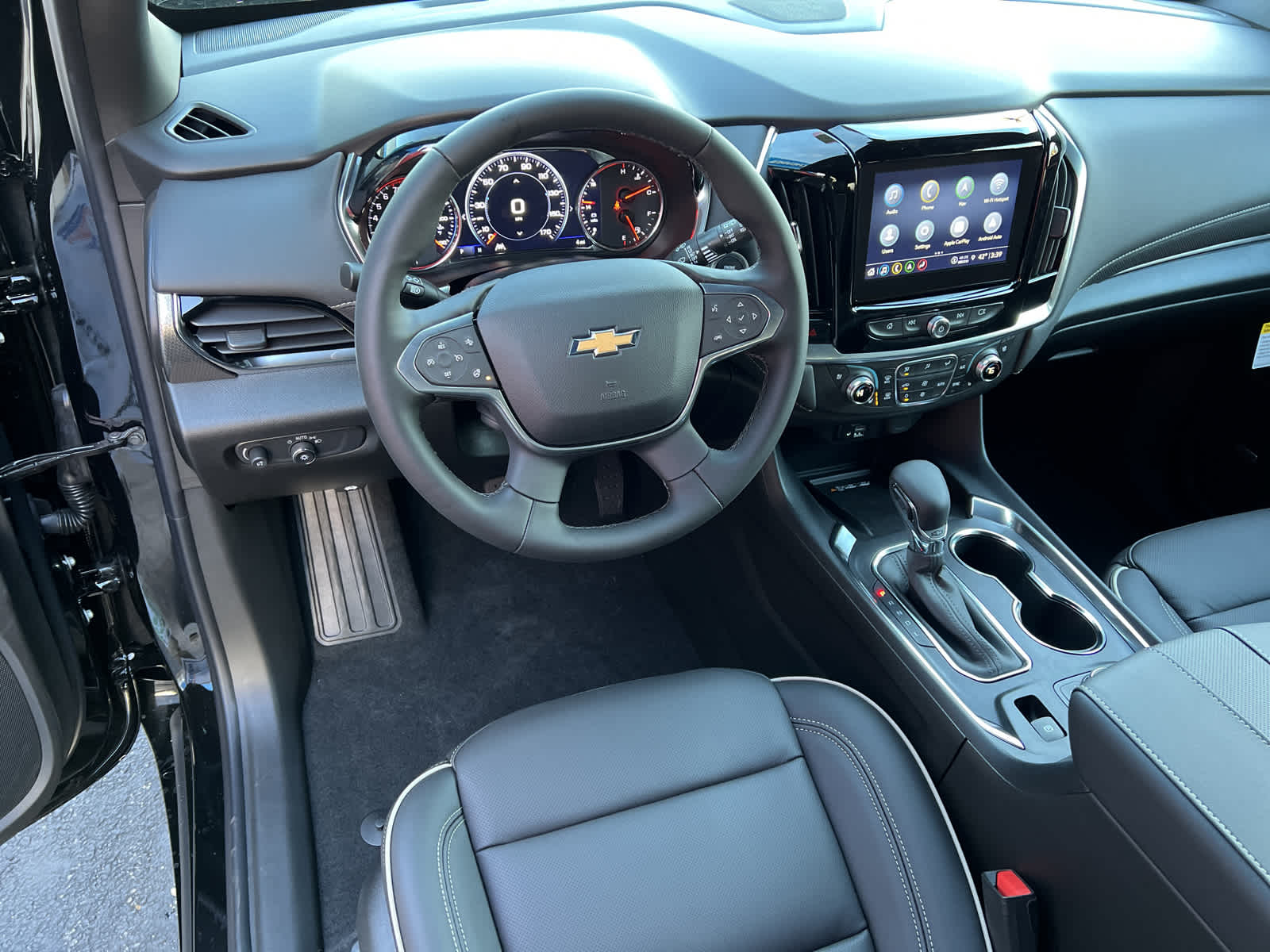 New 2023 Chevrolet Traverse Premier SUV in Cedarburg 23282 Newman