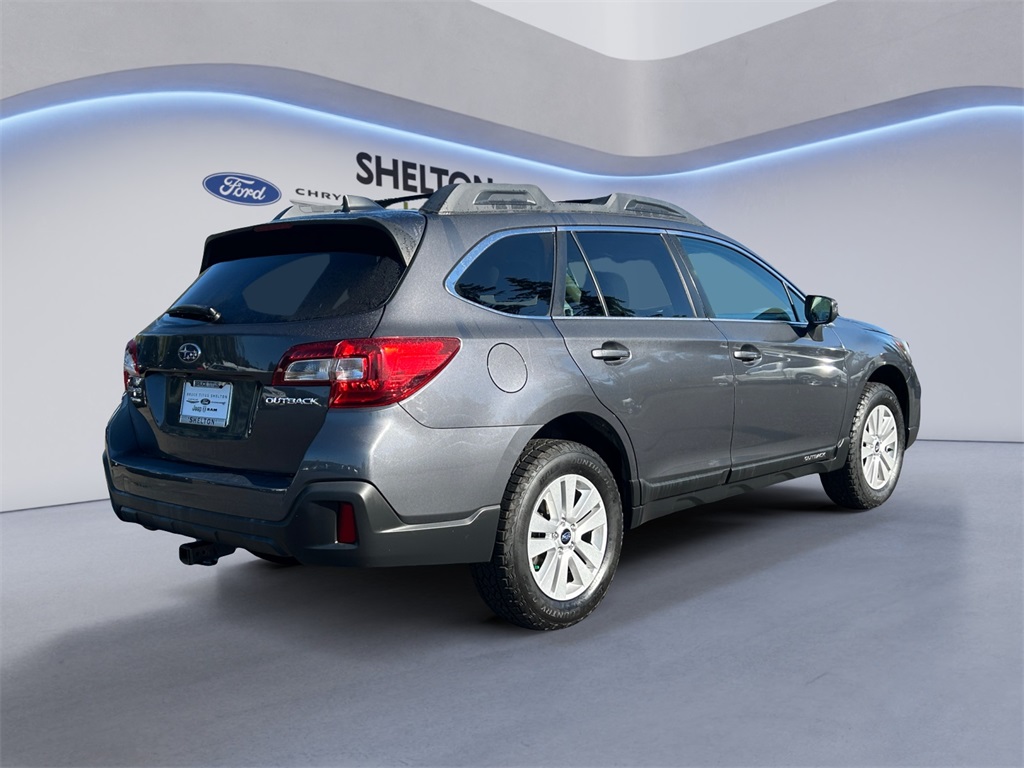 2018 Subaru Outback 2.5i Premium photo 4
