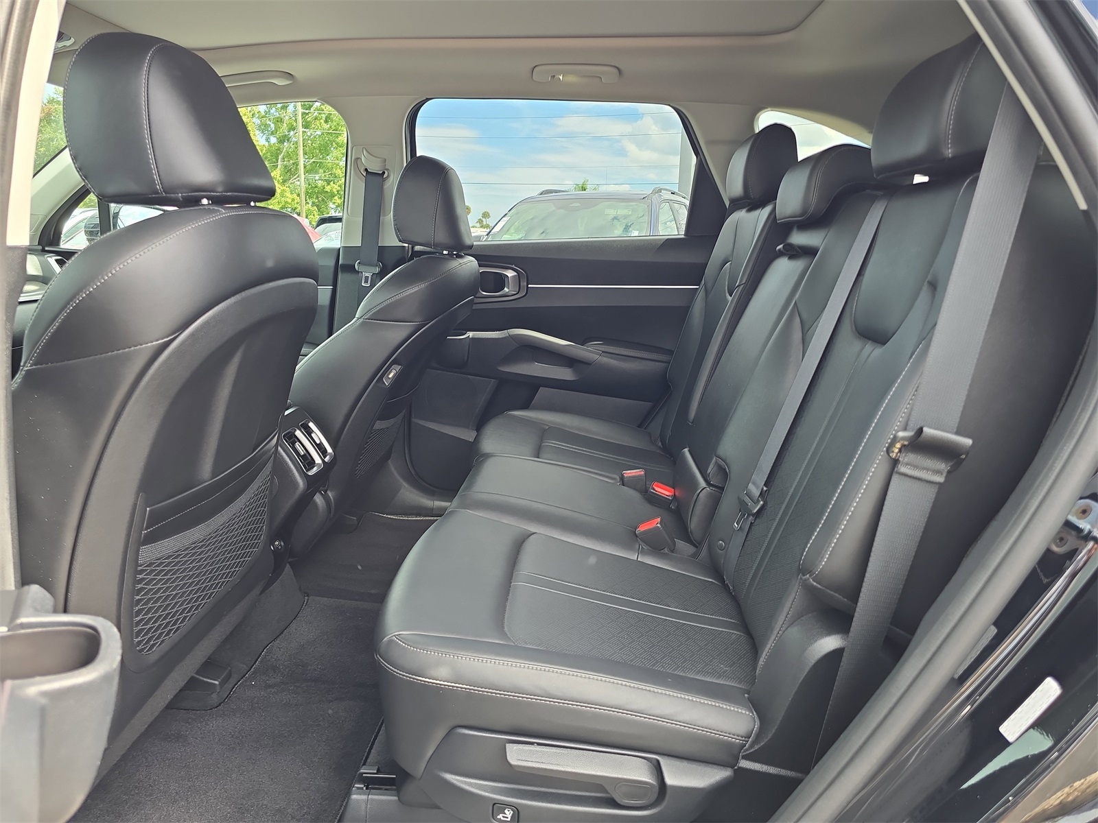 2023 Kia Sorento S photo 12