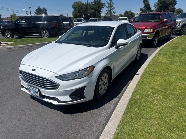 2019 Ford Fusion S photo 4