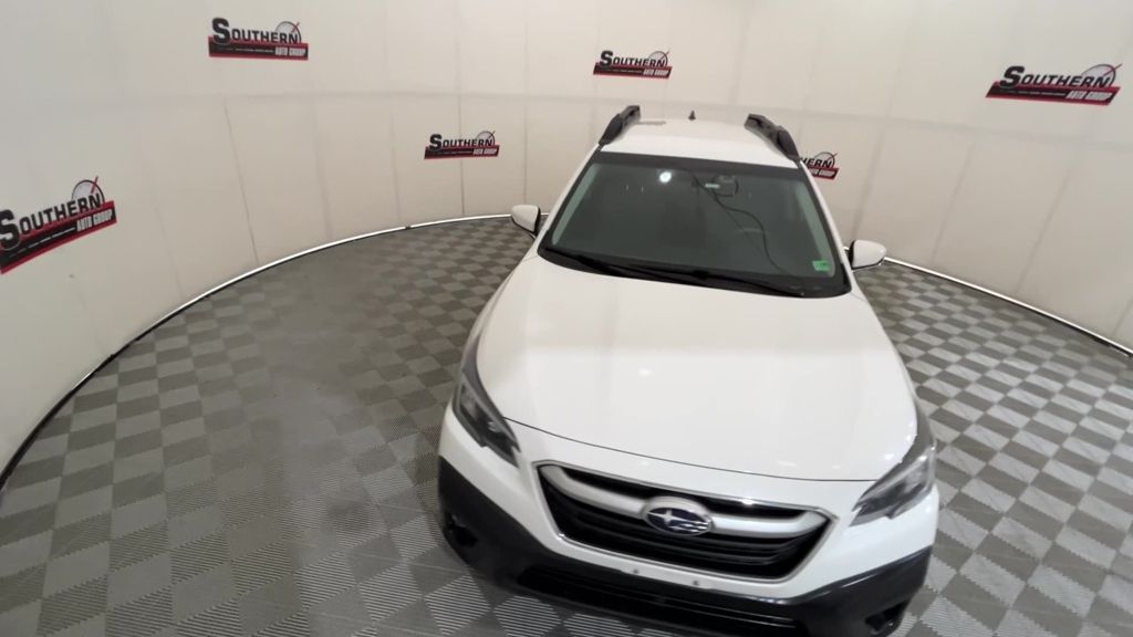 2020 Subaru Outback Premium photo 3