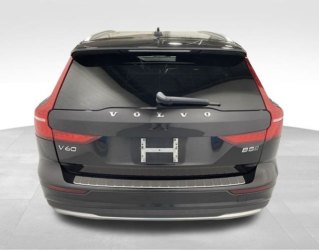 2023 Volvo V60 Cross Country B5 Plus photo 5