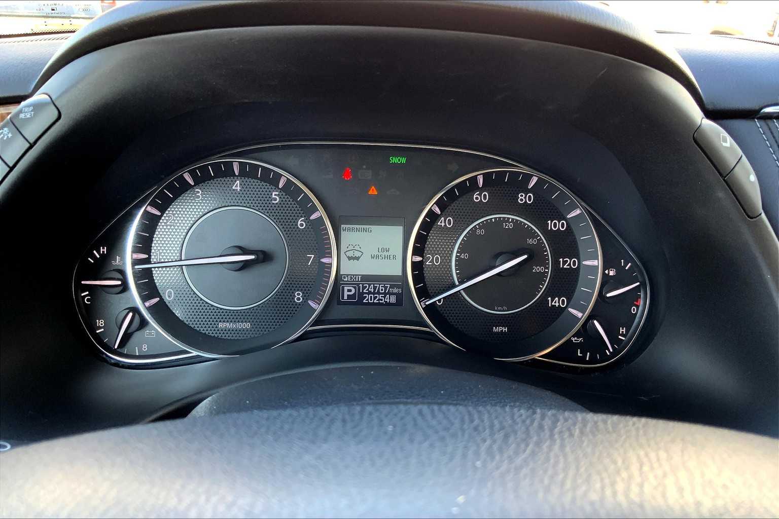 2020 Nissan Armada SL photo 24