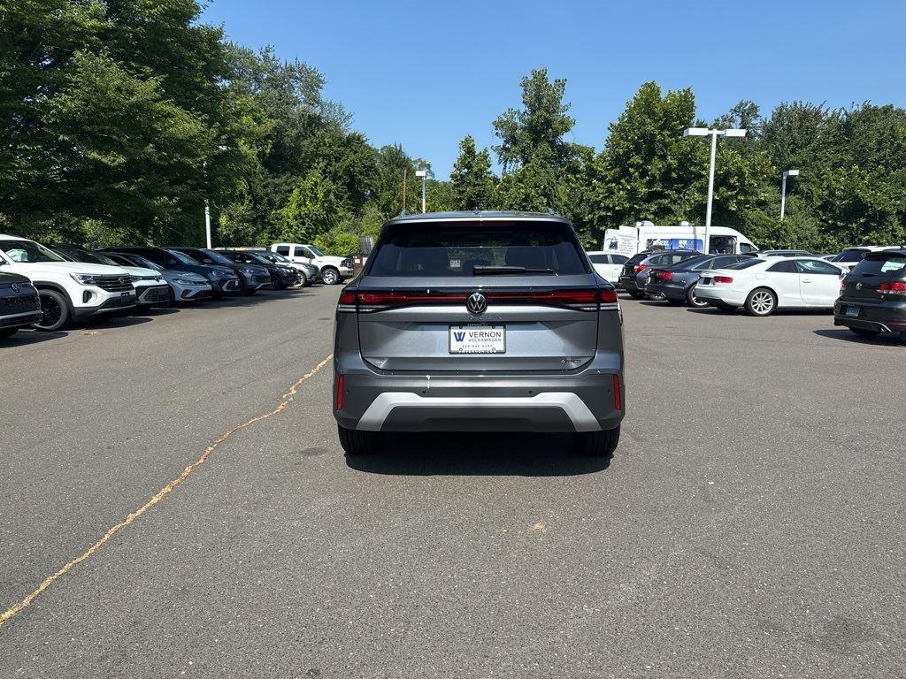 2025 Volkswagen Tiguan SE photo 3