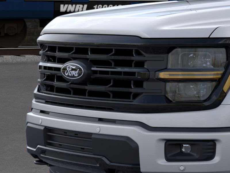 2025 Ford F-150 XLT photo 17