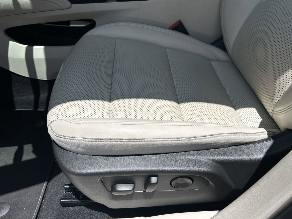 2022 Buick Envision Essence photo 20