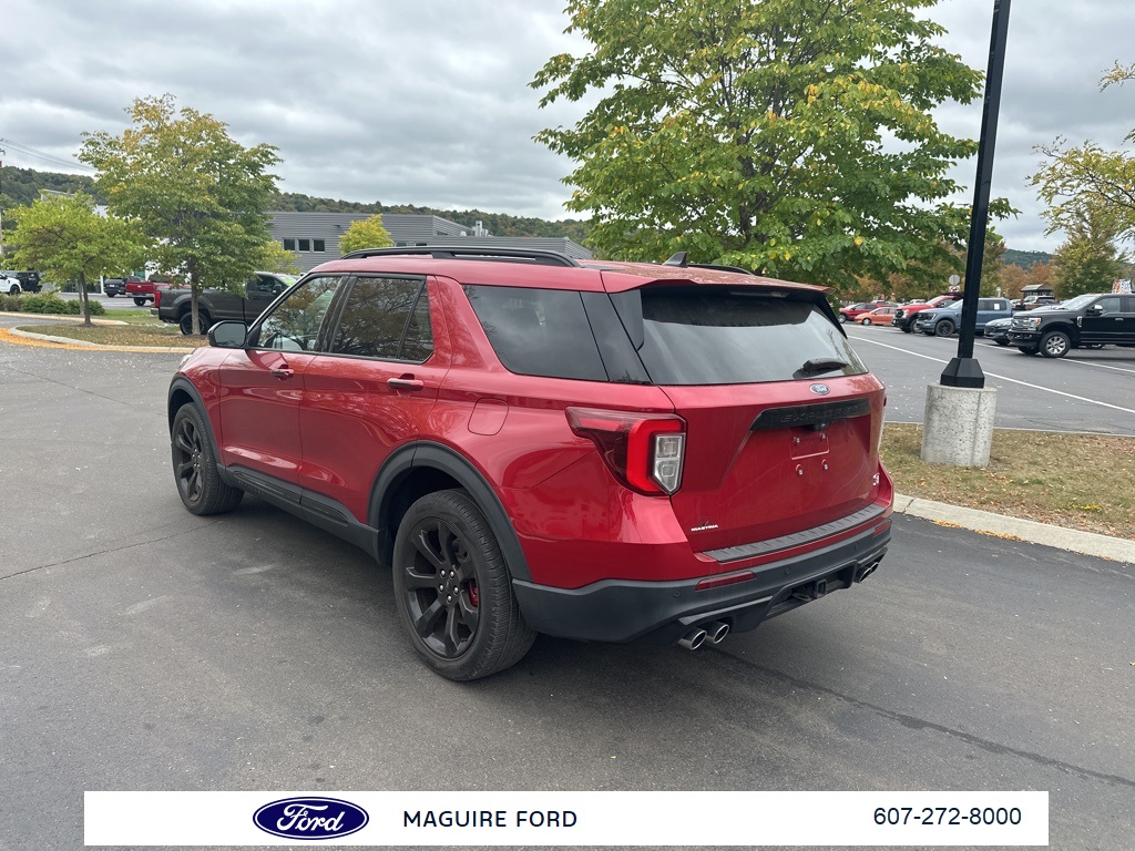 2022 Ford Explorer ST photo 6