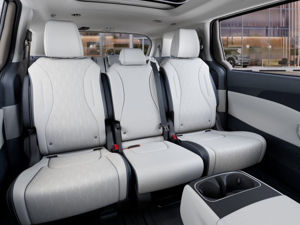 2026 Kia Carnival SX photo 15