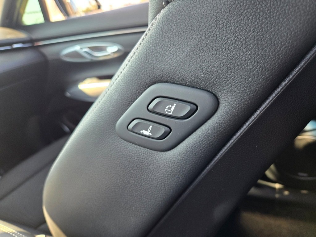 2022 Genesis GV70 2.5T Sport Prestige photo 13