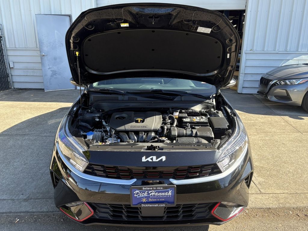 2024 Kia Forte GT-Line photo 4