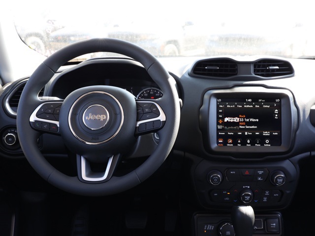 New 2023 Black Clear-Coat Exterior Paint Jeep Latitude image 21