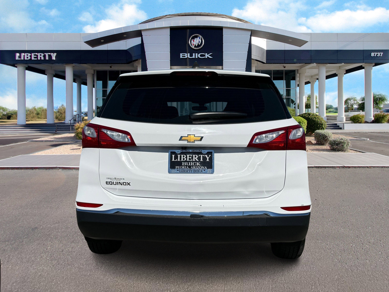 2018 Chevrolet Equinox LS photo 2