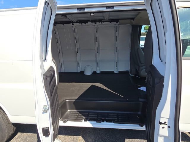 2025 Chevrolet Express Cargo 2500 photo 15