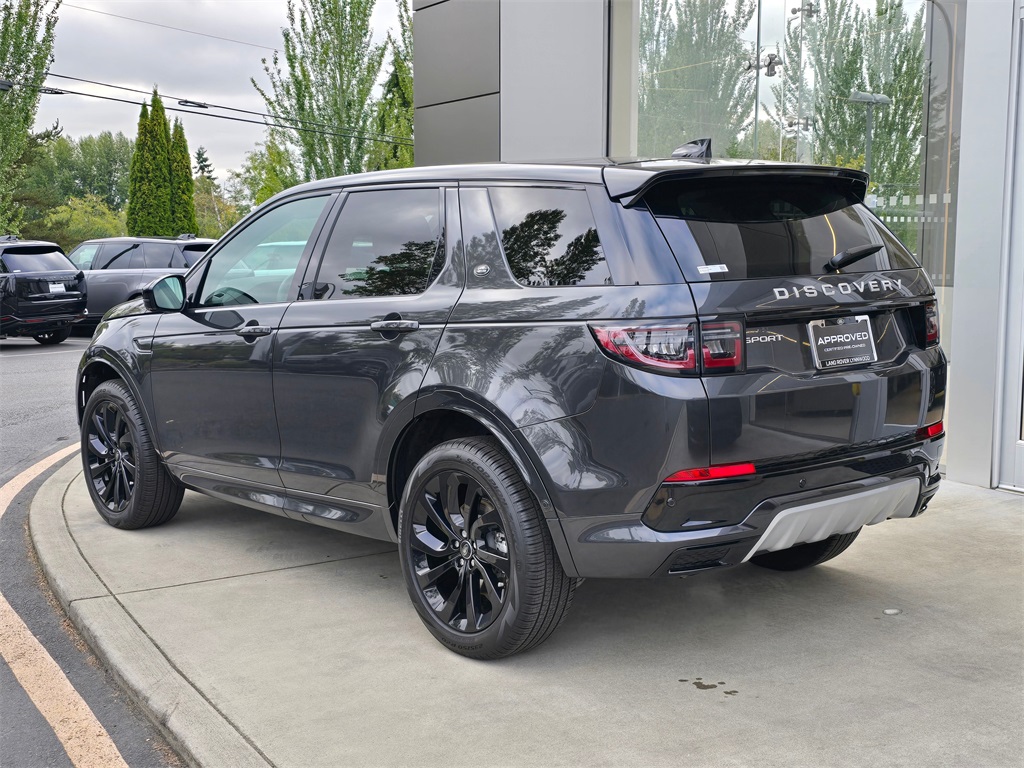 2025 Land Rover Discovery Sport S photo 4